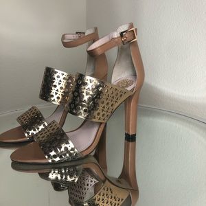 Vince Camuto  Gold open toe heel